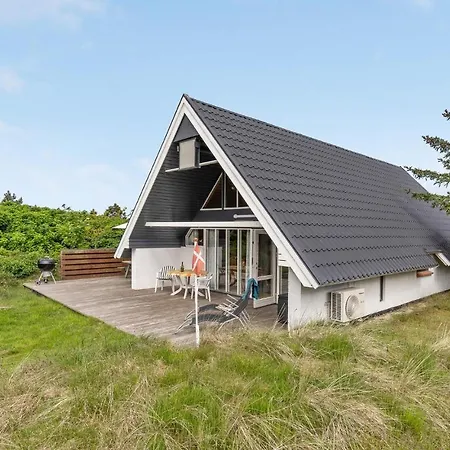 Amazing In Hvide Sande With Kitchen Prázdninový dům